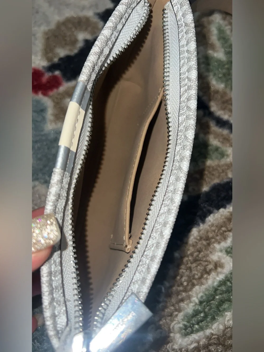 Mk White& gray Signature Crossbody Belt Bag w/Cream Silver Stripe size s/m NWOT